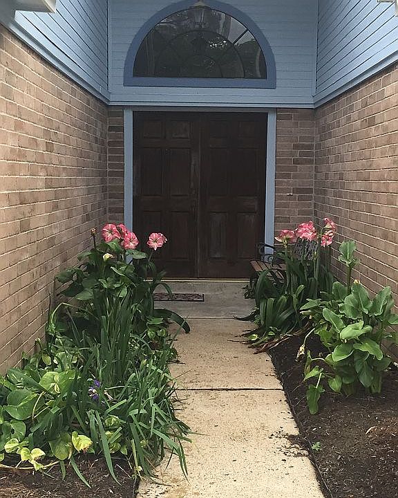2nd image of 1010 Saint John Dr