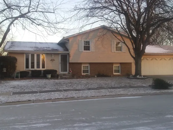 291 Coyne St, Bourbonnais, IL 60914