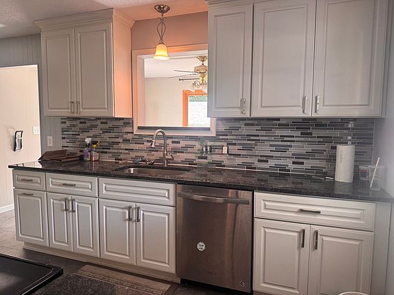 4th image of 2980 Woodbridge St