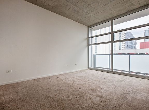 5th image of 1620 S Michigan Ave Unit 709
