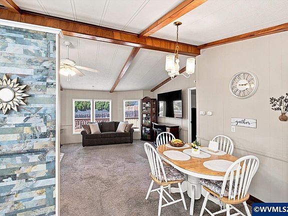 3rd image of 2374 Greentree Ct NE