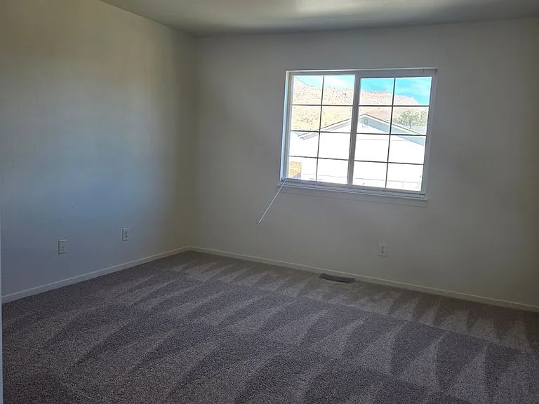 426 Valley Cir — Photo 7