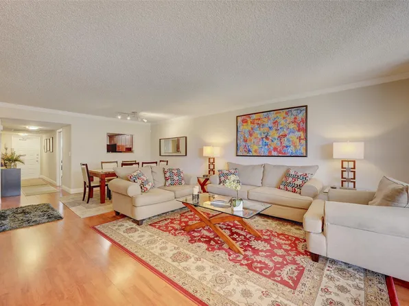 823 Cypress Boulevard #201, Pompano Beach, FL 33069