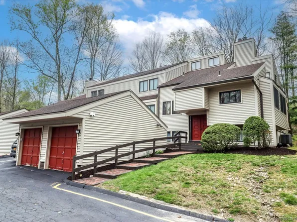7 Bristol Path #7, Brookfield, CT 06804