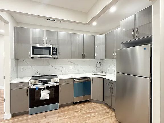 2nd image of 1374 Dean St #6