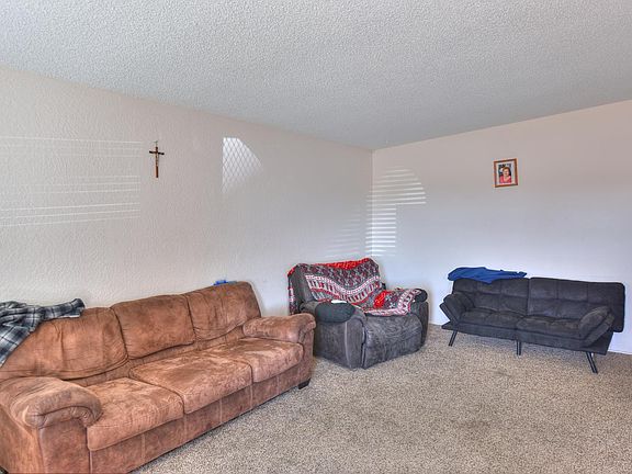 4th image of 705 S Geronimo Ave