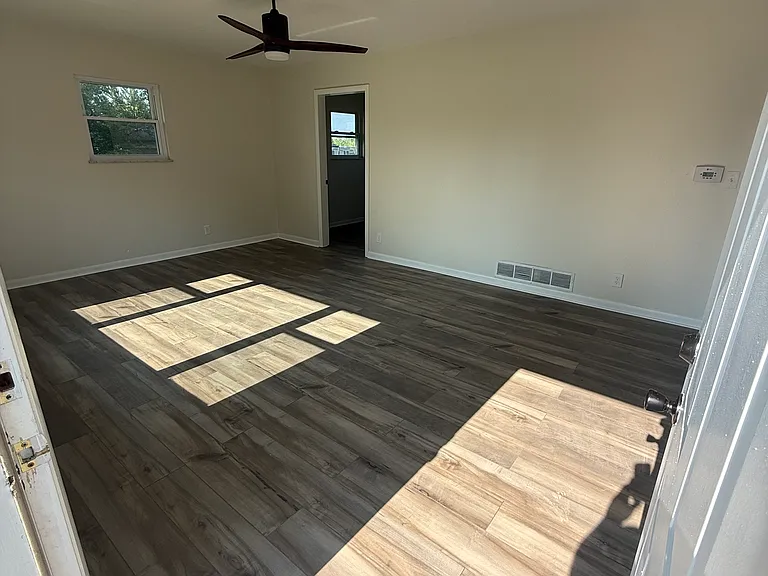 1565 S 600 W — Photo 9
