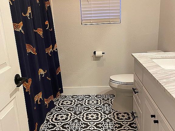 2nd image of 1651 Los Altos Pl