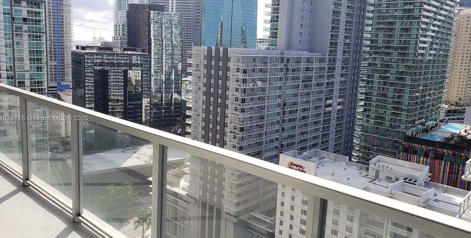 2 bed, 2.0 bath, 1102 sqft, $3,600 — Photo 4