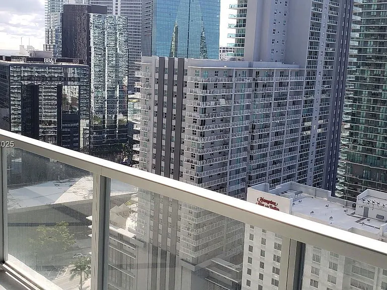 1111 SW 1st Ave #2816 — Photo 4