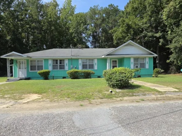 1080 Moorer St, Manning, SC 29102