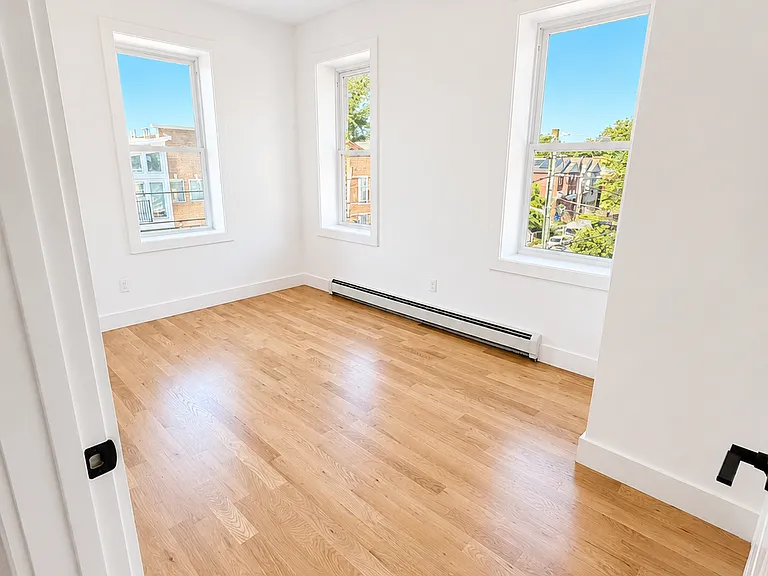 90 Ingraham Pl #A — Photo 8