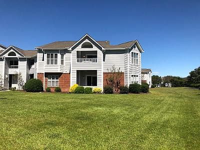 3rd image of 4162 Breezewood Dr APT 104