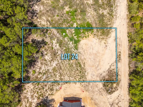 24 E Dogwood Ave, Defuniak Springs, FL 32433