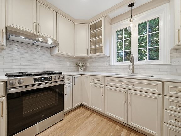 5th image of 17 Glencliff Way