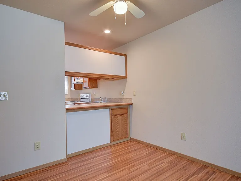 M0832 Arbor Terrace Apartments — Photo 4