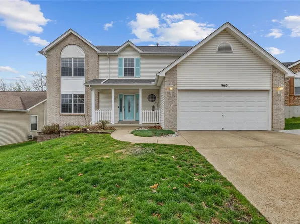 963 Shadow Pine Dr, Fenton, MO 63026