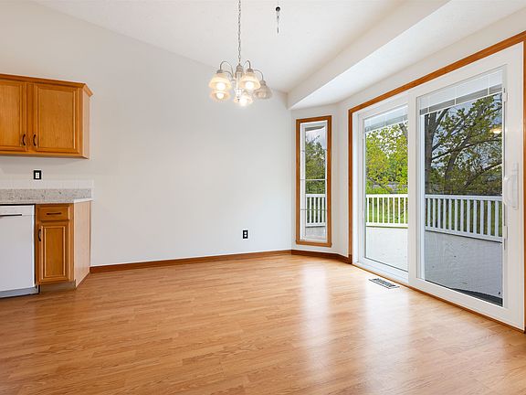 5th image of 3145 Chanters Ct
