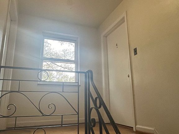 4th image of 7080 Eastlawn Dr #4