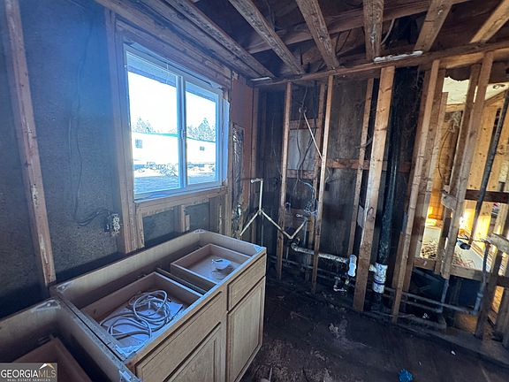 5th image of 1249 Lambs Bridge Rd