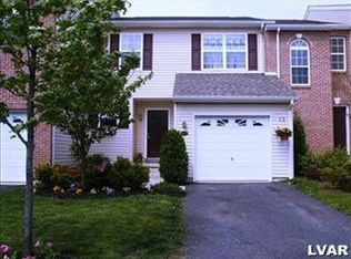 6897 Hunt Dr, Macungie, PA 18062