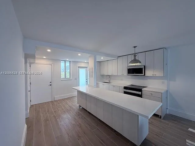 Point East Sec 4 Condo — Photo 3