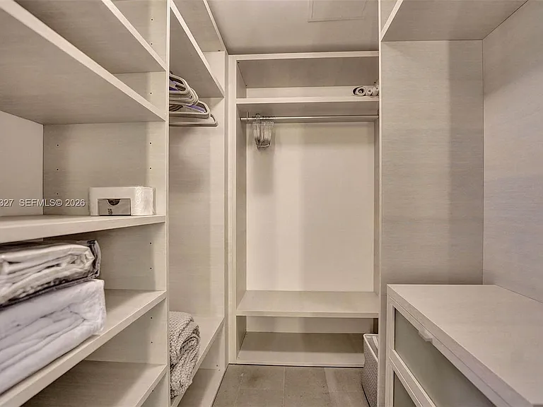 88 SW 7th St #1408 — Photo 23