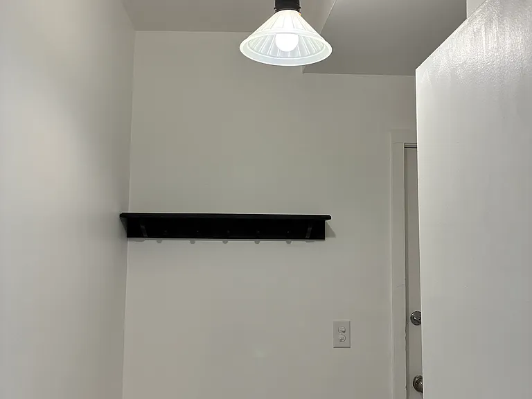 170 Pine St #4 — Photo 24