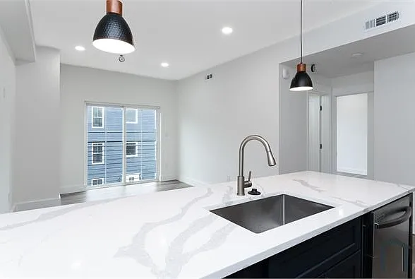 2230 Nicholson St SE #12 — Photo 8
