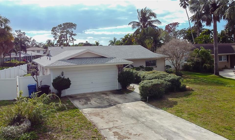 1st image of 5116 VENETIAN BOULEVARD NE LOT 8