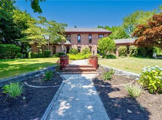 7 Fairview Cir, Barrington, RI 02806