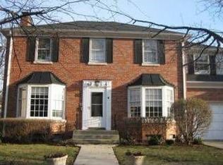 6743 N Loleta Ave, Chicago, IL