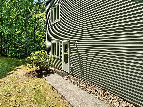 3rd image of 36 Circle Drive #1