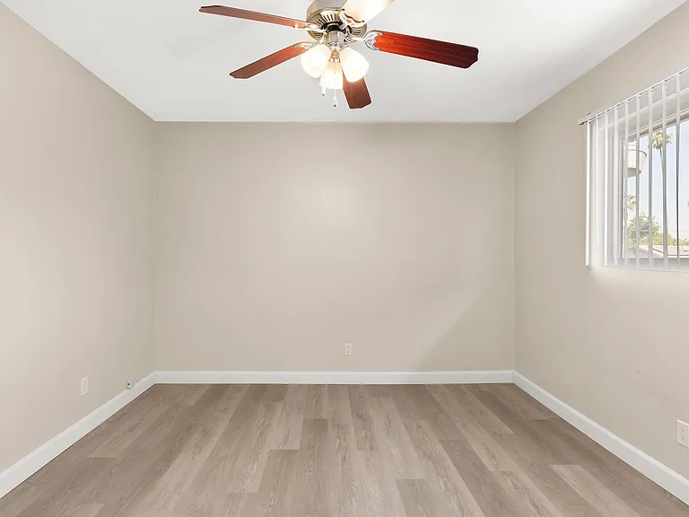 Linden Court Apartments — Photo 94