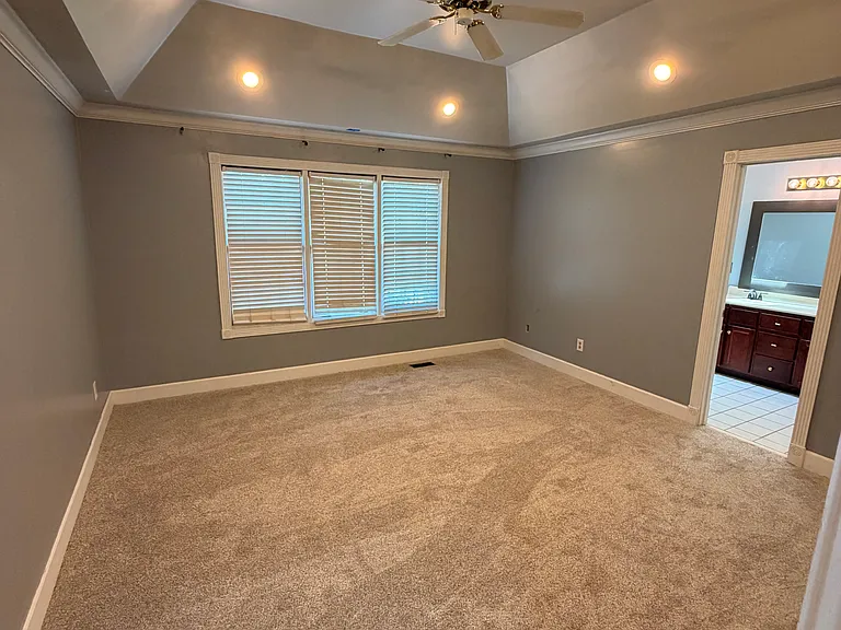 1116 Crooked Creek Dr — Photo 10