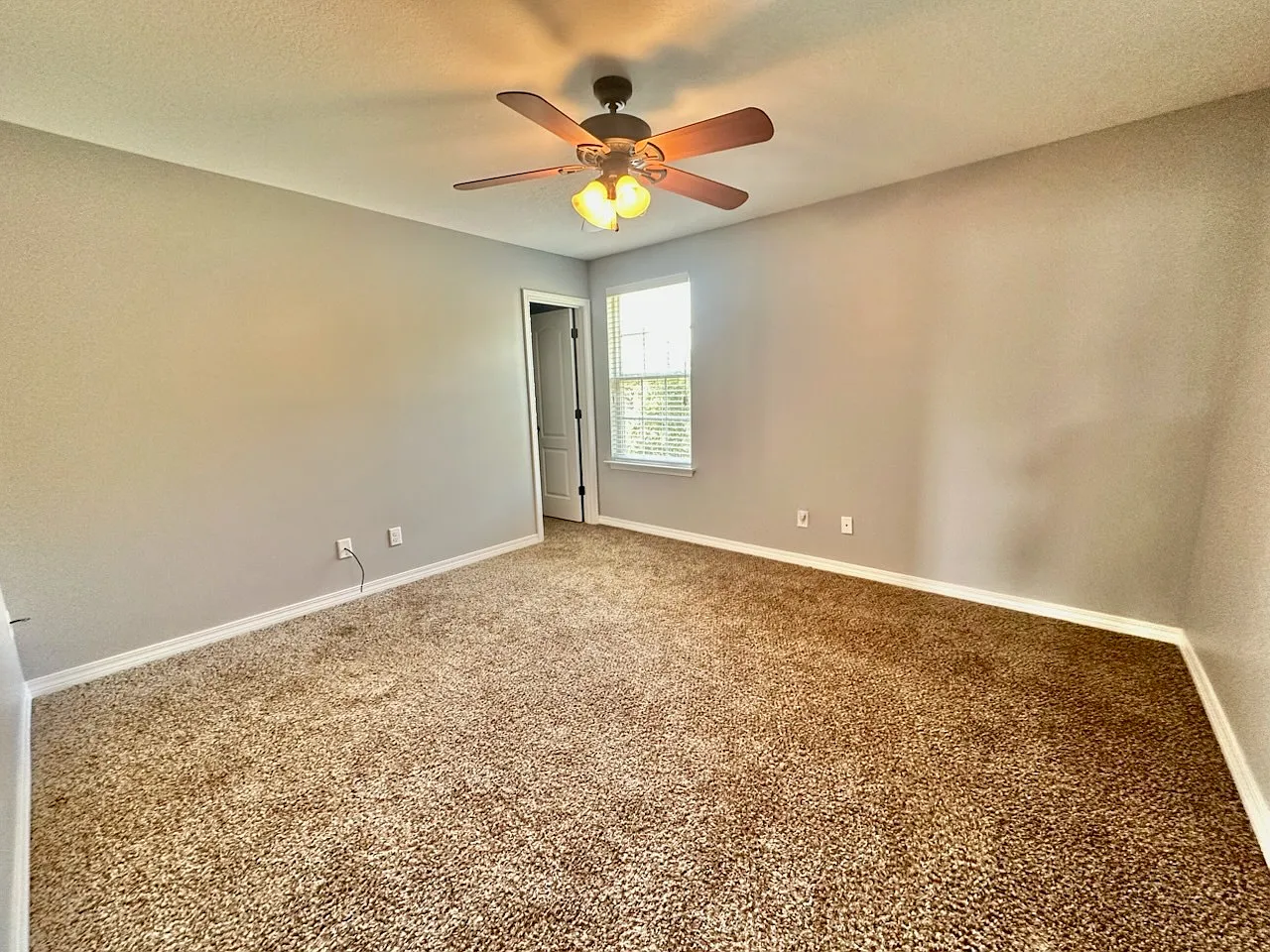240 Water Oaks Loop - 1 — Photo 2