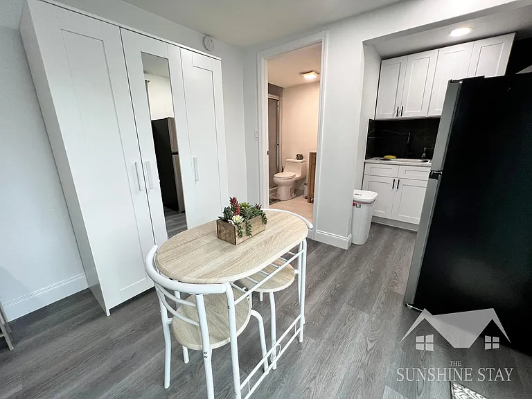 Cute dining set for two, decor, spacious closet, kitchen, and bin.