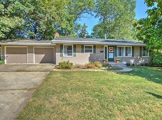115 Point Bluff Dr, Decatur, IL 62521