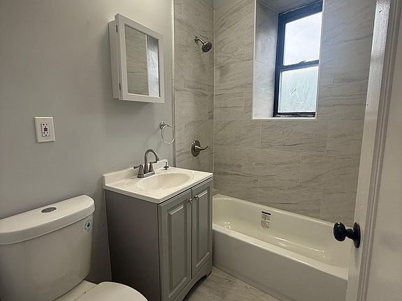 3rd image of 1000 S Orange Ave #102
