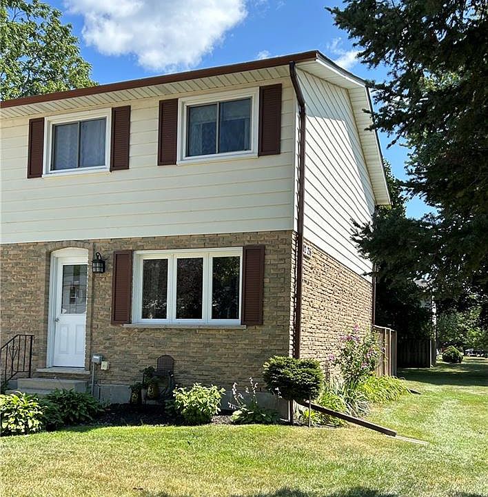 1st image of 202 Richardson Dr #29