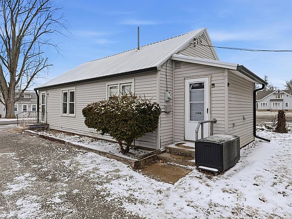 4th image of 160 Burkhart Ave
