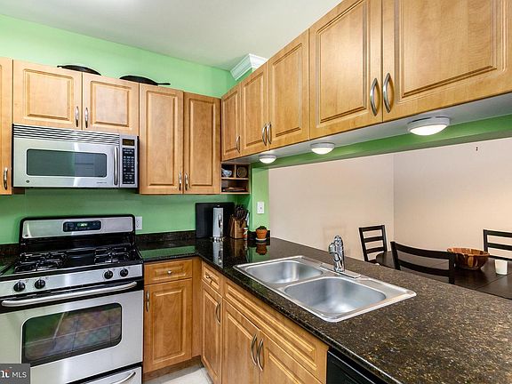 4th image of 12140 Garden Grove Cir Unit 202