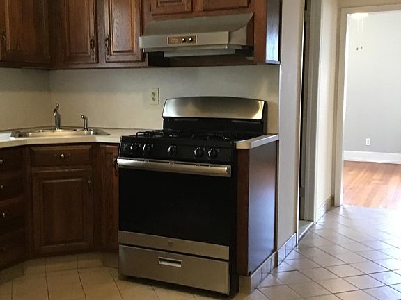 4th image of 527 Garfield Ave