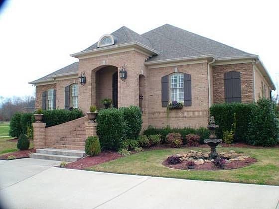 1st image of 500 Clubhouse Ln