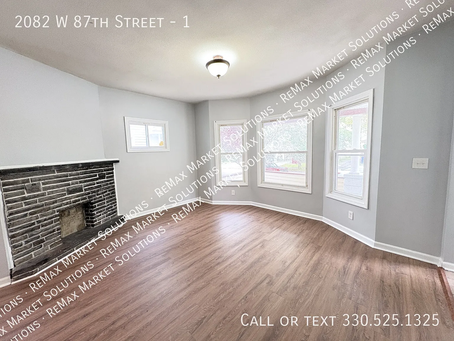 Stunning First floor Unit in Cleveland! — Photo 4