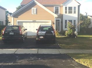 1291 Almaden Ln, Gurnee, IL 60031