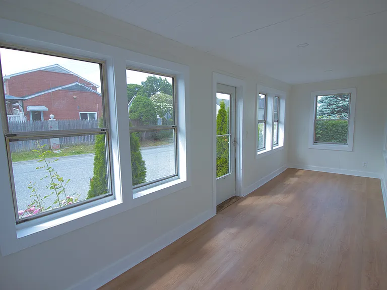 40 Dean Ave — Photo 18