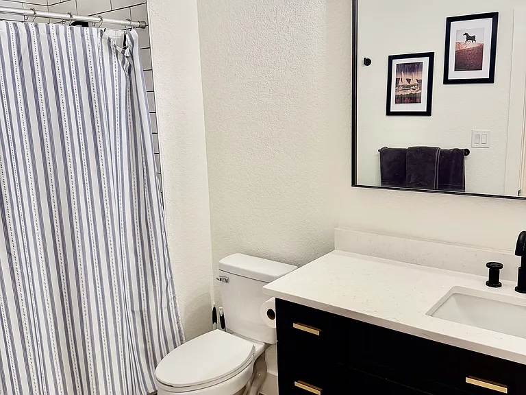 1722 N Olive St — Photo 28