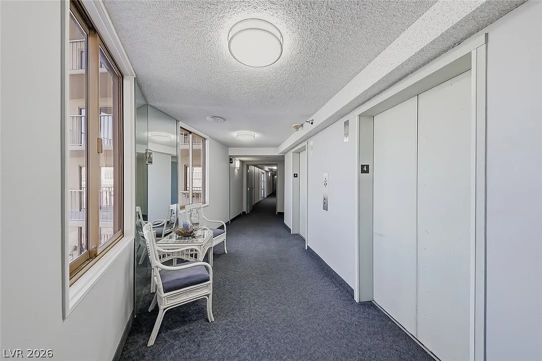Building Photo - 205 E Harmon Ave #405