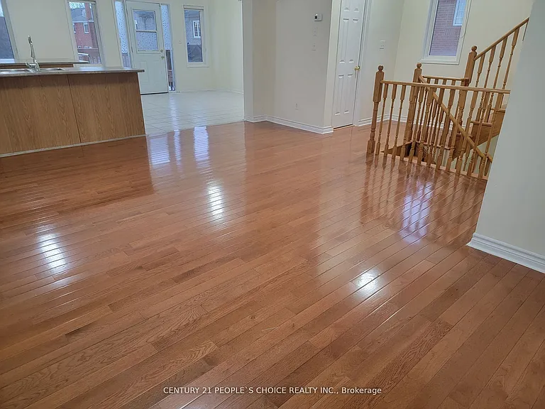 783 Millworks Cres — Photo 5